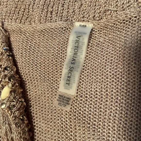 Swimsuit cover up - Picture 3 of 3